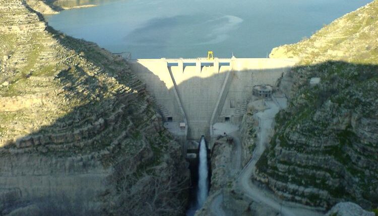 سد خاکی ایران